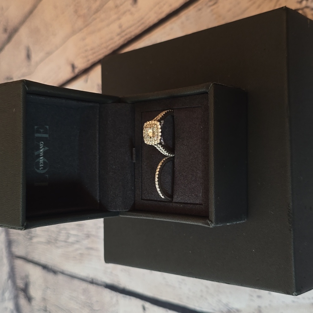 Vera Wang Love Collection